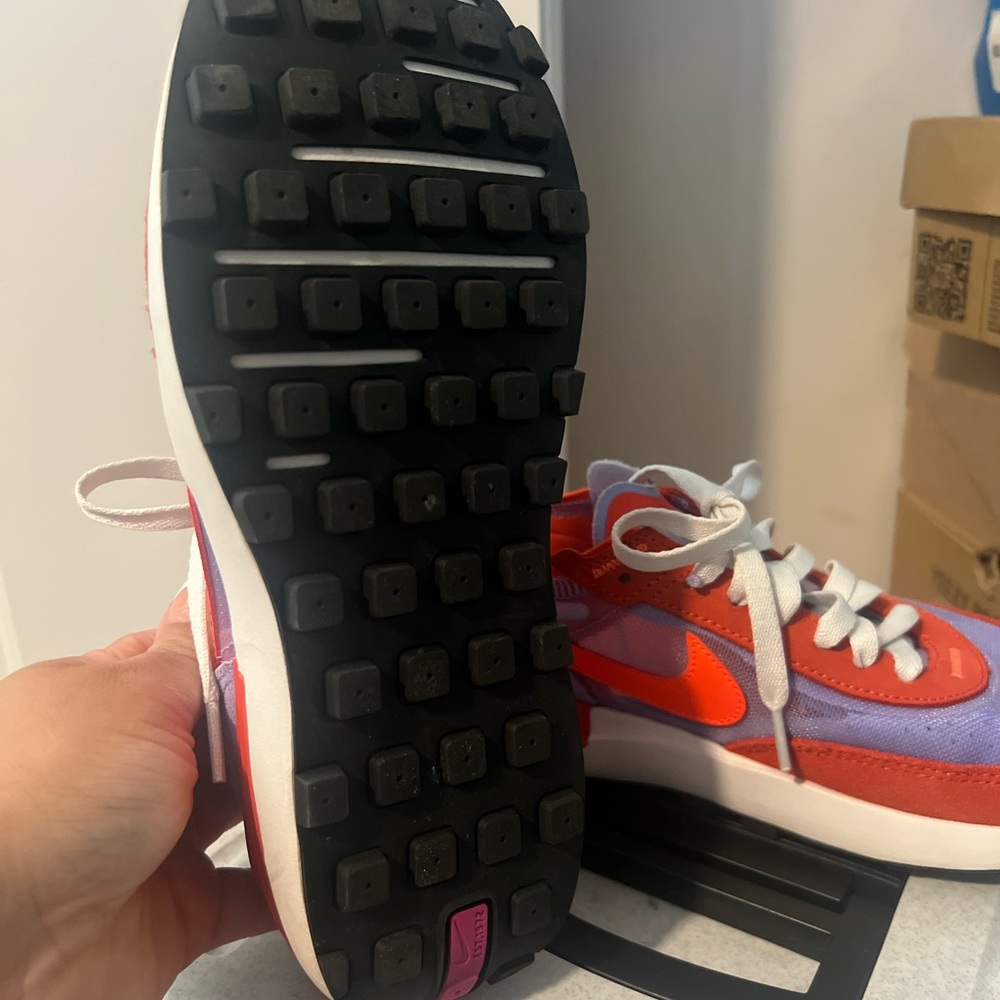 nike waffle sneaker